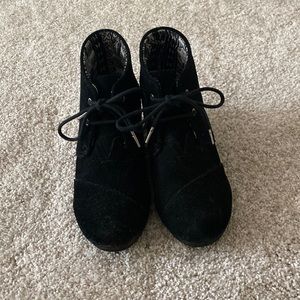 TOMS wedges black size 7